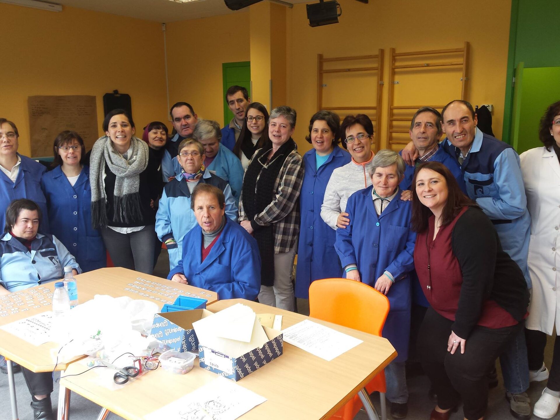 Alumnos del Programa mixto de formación y empleo promovido por la Comunidad de Villa y Tierra de Cuéllar han visitado las instalaciones del Centro Mar de Pinares de Fundación Personas en Cuéllar.