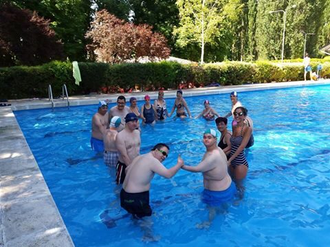 Disfrutando en la piscina