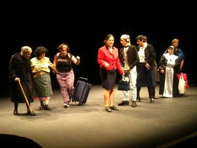 EL GRUPO DE TEATRO “NUEVOS HORIZONTES” DE APADEFIM-FUNDACIÓN PERSONAS DE CUELLAR ACTUA EN EL TEATRO JUAN BRAVO