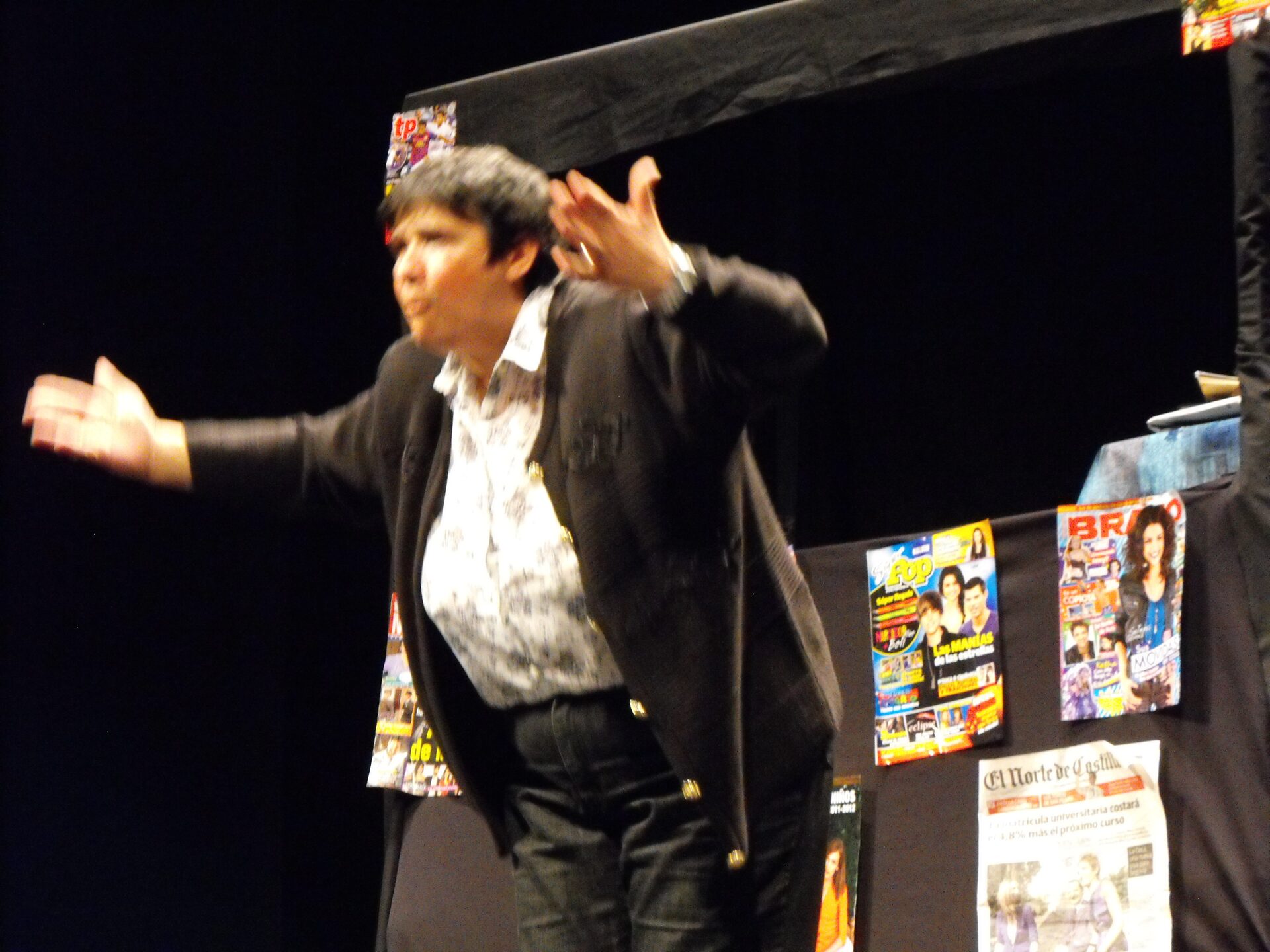 El grupo de teatro «Nuevos Horizontes»-Apadefim-Fundación Personas Cuéllar. en la Muestra Provincial de Teatro de Segovia.