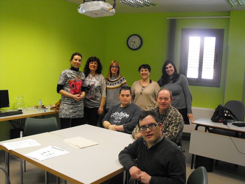 Intercambio de profesionales Feaps Castilla y León/2015: Taller de desarrollo de habilidades y competencias emocionales en personas con discapacidad intelectual en el Centro de Día Mar de Pinares de Fundación Personas – Cuéllar
