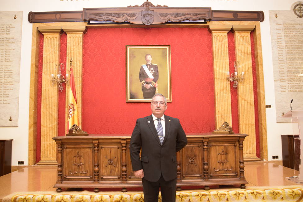 El presidente de APADEFIM, Maximino Viloria, embajador de la “Marca Ejército” en Segovia