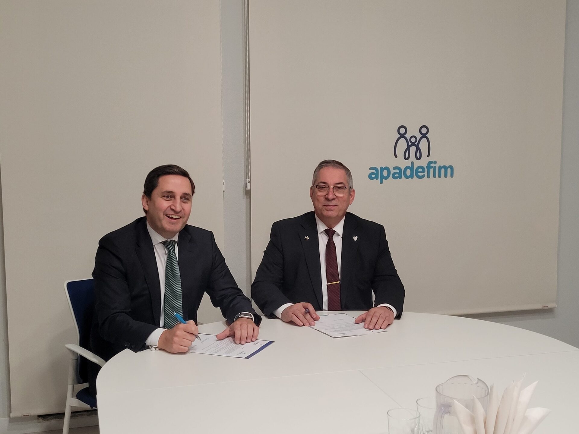Caja Viva Caja Rural y Apadefim renuevan su acuerdo de colaboración